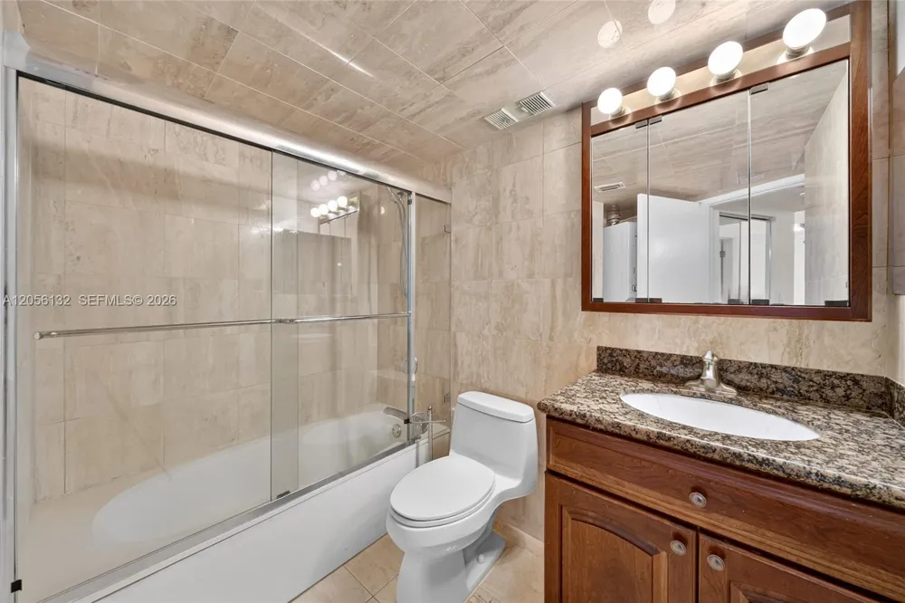 3600 Mystic Pointe Dr #310 Aventura, FL 33180