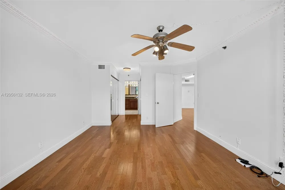 3600 Mystic Pointe Dr #310 Aventura, FL 33180
