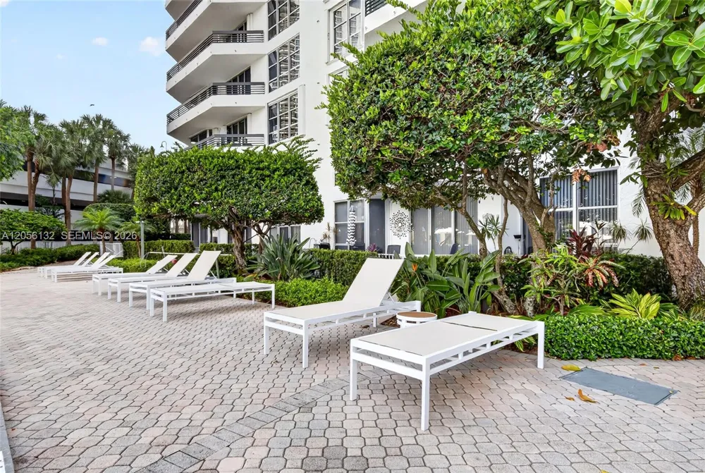 3600 Mystic Pointe Dr #310 Aventura, FL 33180