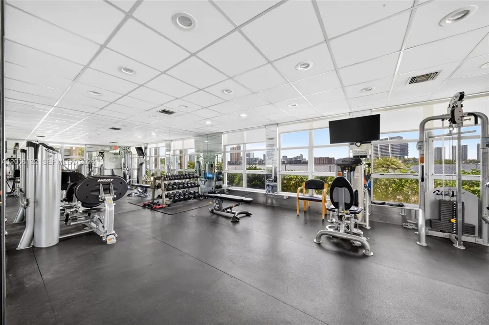 3600 Mystic Pointe Dr #310 Aventura, FL 33180