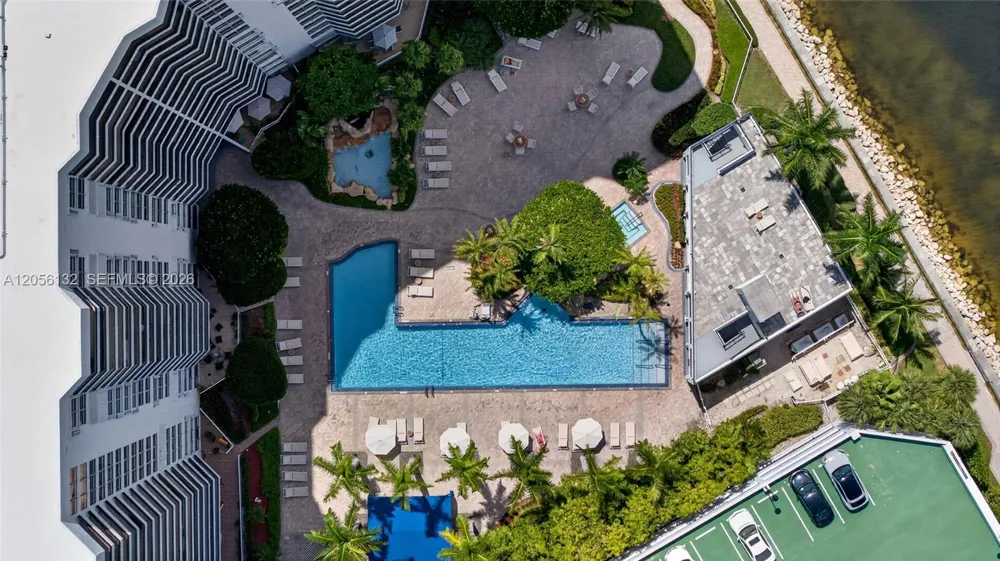 3600 Mystic Pointe Dr #310 Aventura, FL 33180