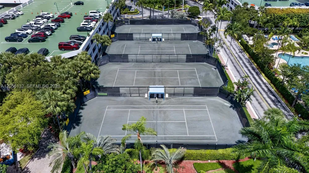 3600 Mystic Pointe Dr #310 Aventura, FL 33180