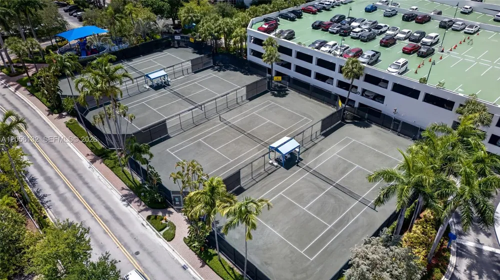 3600 Mystic Pointe Dr #310 Aventura, FL 33180