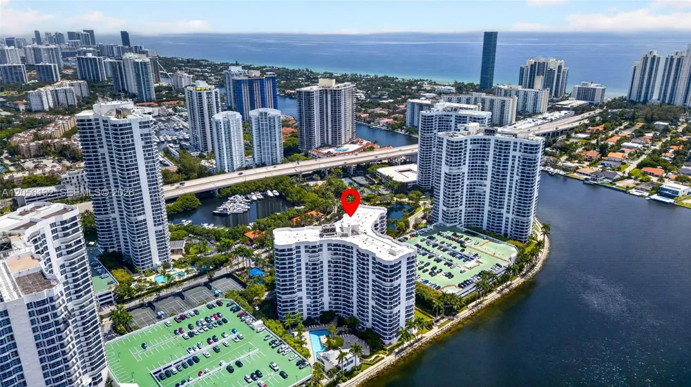 3600 Mystic Pointe Dr #310 Aventura, FL 33180