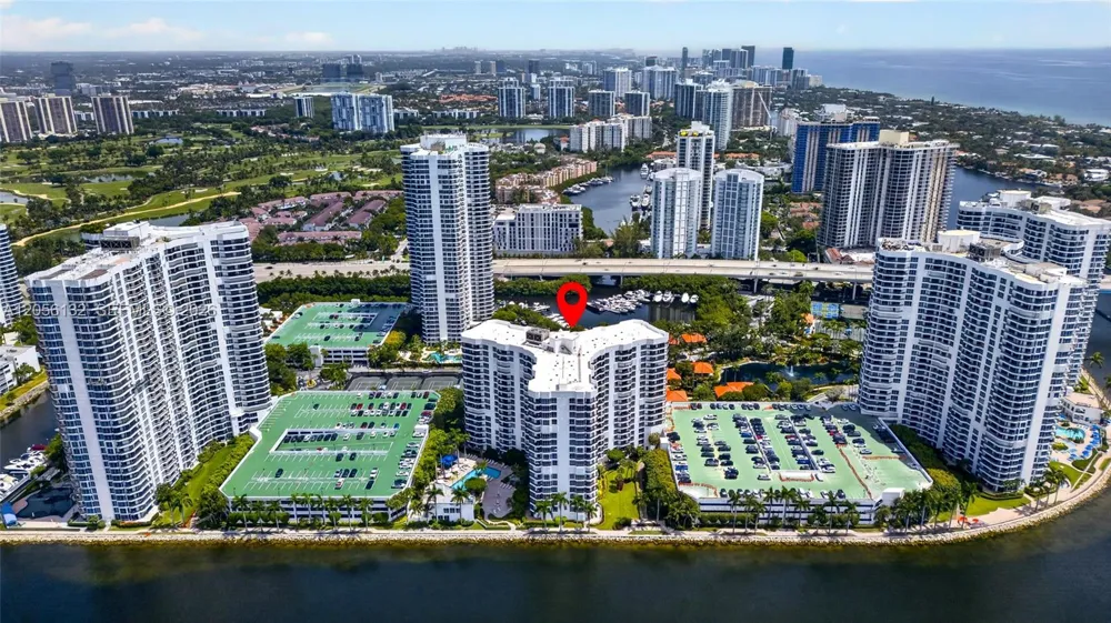 3600 Mystic Pointe Dr #310 Aventura, FL 33180