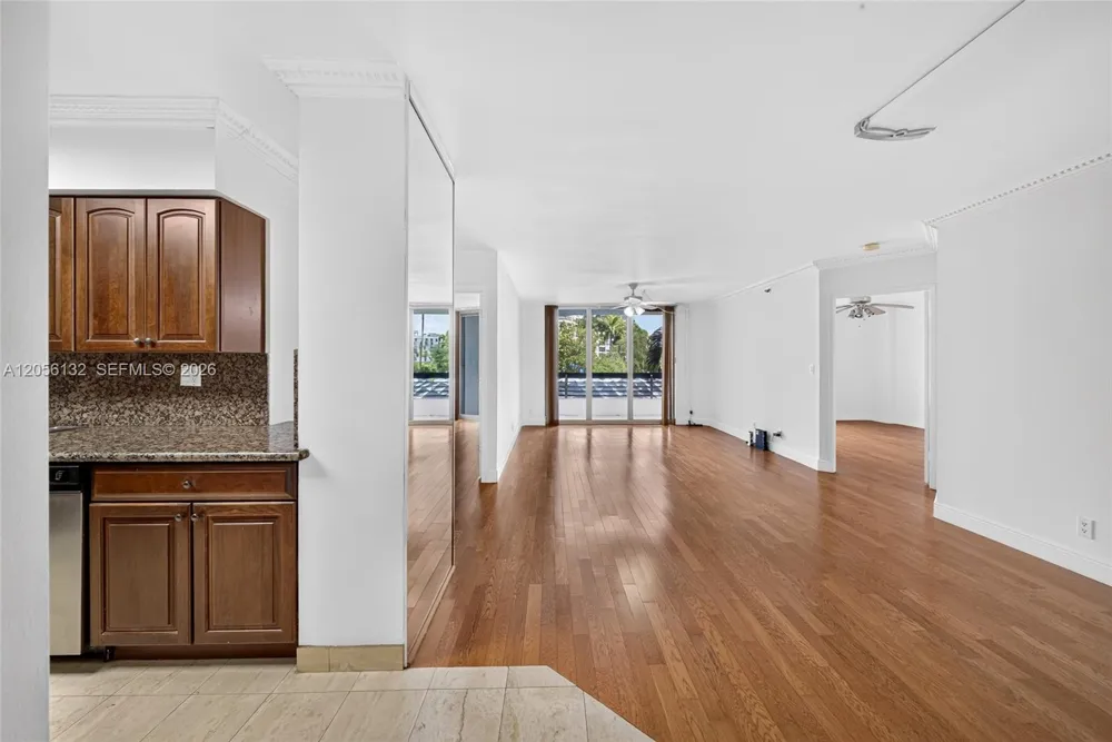 3600 Mystic Pointe Dr #310 Aventura, FL 33180