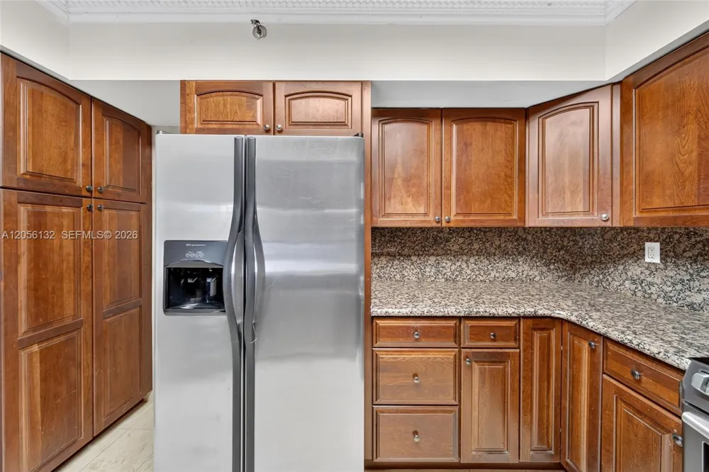 3600 Mystic Pointe Dr #310 Aventura, FL 33180
