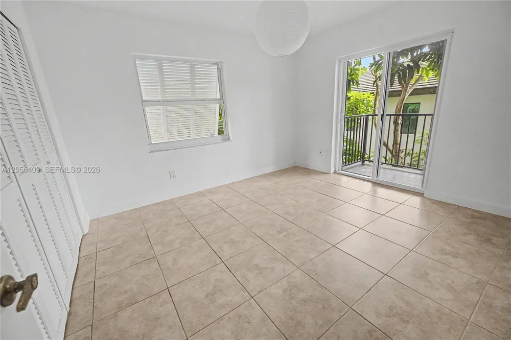 6815 Edgewater Dr #201 Coral Gables, FL 33133
