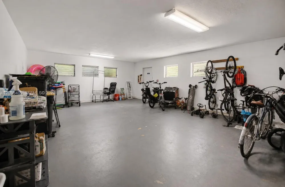 6815 Edgewater Dr #201 Coral Gables, FL 33133