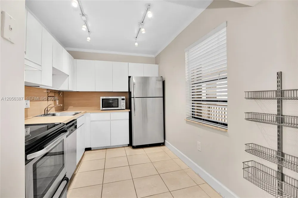 8261 SW 128 St #207 Pinecrest, FL 33156