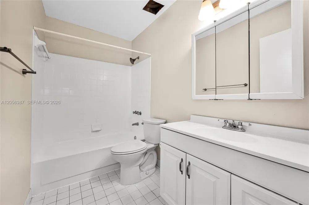 8261 SW 128 St #207 Pinecrest, FL 33156