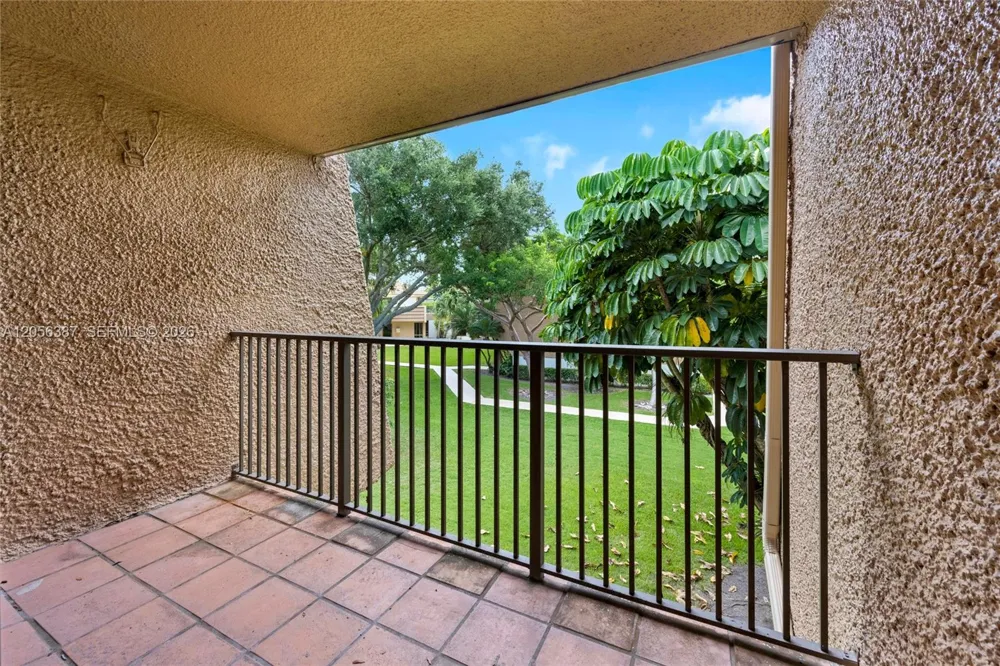 8261 SW 128 St #207 Pinecrest, FL 33156