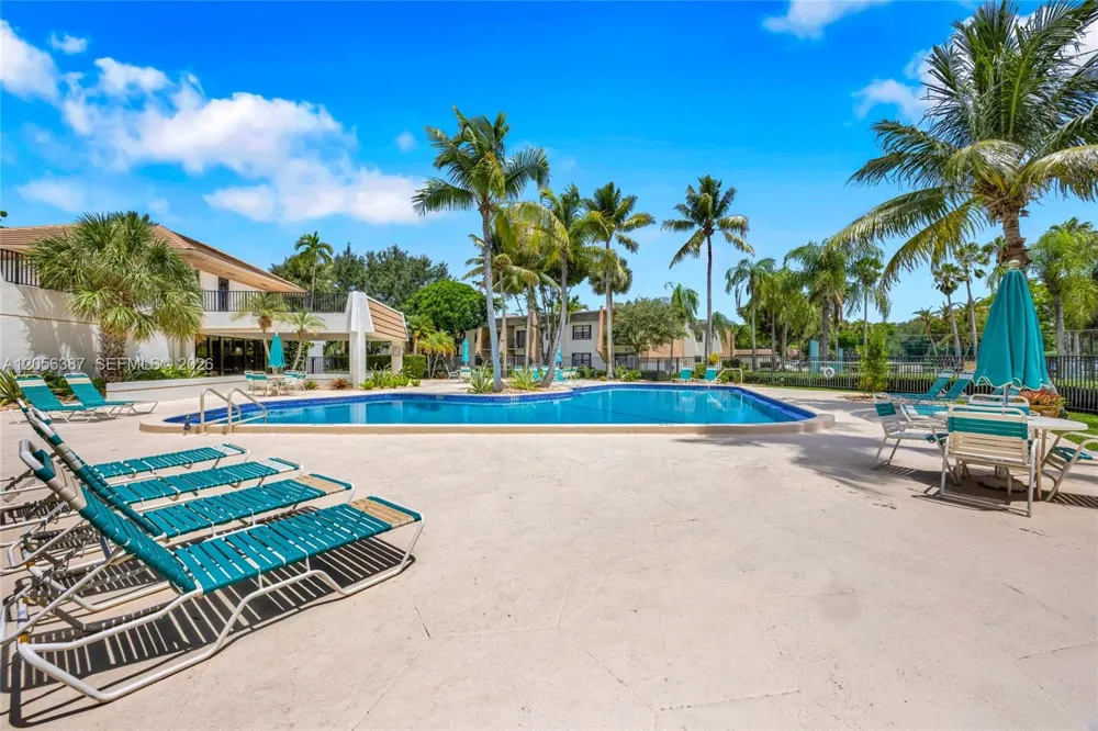 8261 SW 128 St #207 Pinecrest, FL 33156