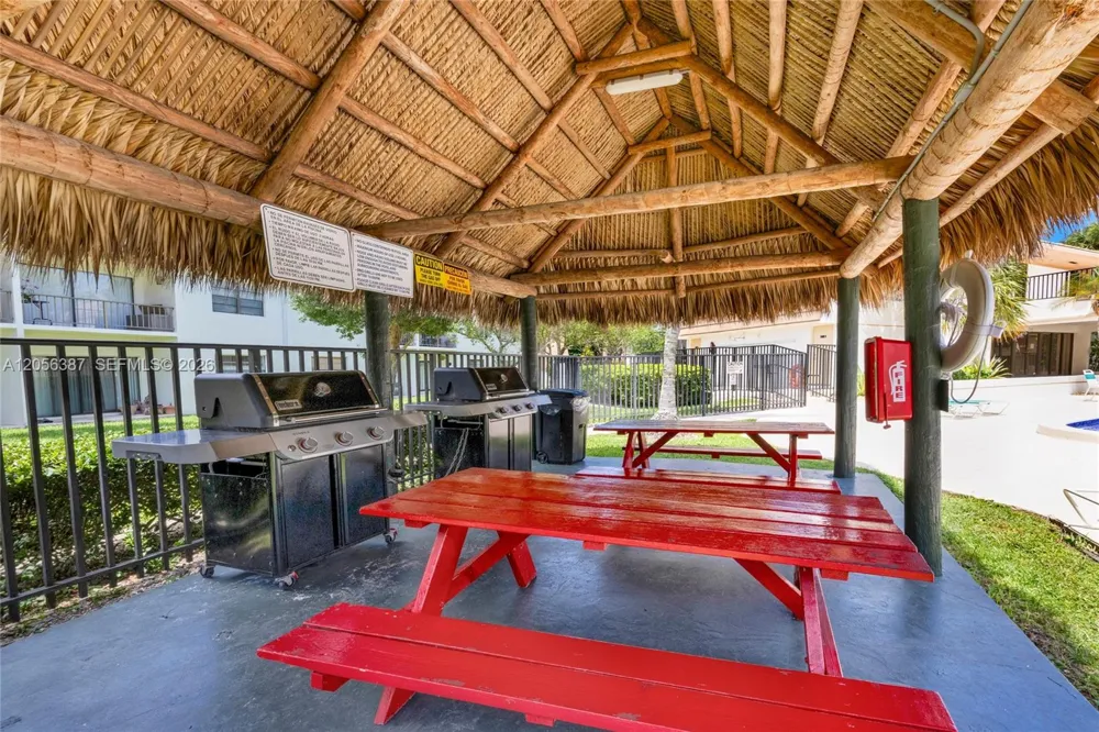 8261 SW 128 St #207 Pinecrest, FL 33156
