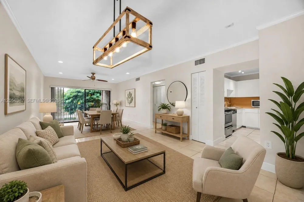 8261 SW 128 St #207 Pinecrest, FL 33156