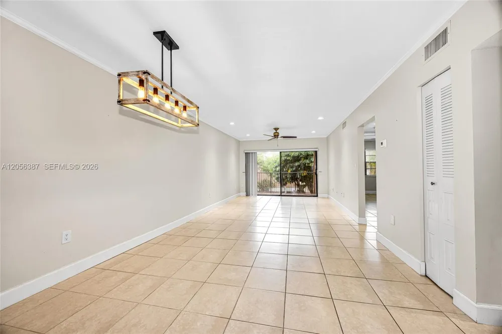 8261 SW 128 St #207 Pinecrest, FL 33156