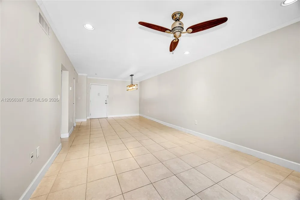8261 SW 128 St #207 Pinecrest, FL 33156