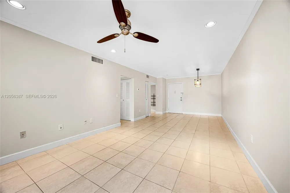 8261 SW 128 St #207 Pinecrest, FL 33156