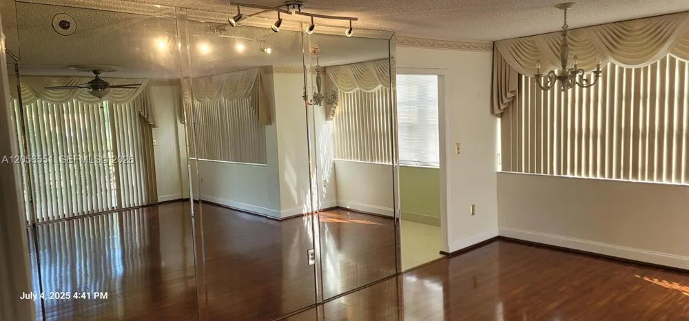 1300 Saint Charles Pl #L19 Pembroke Pines, FL 33026