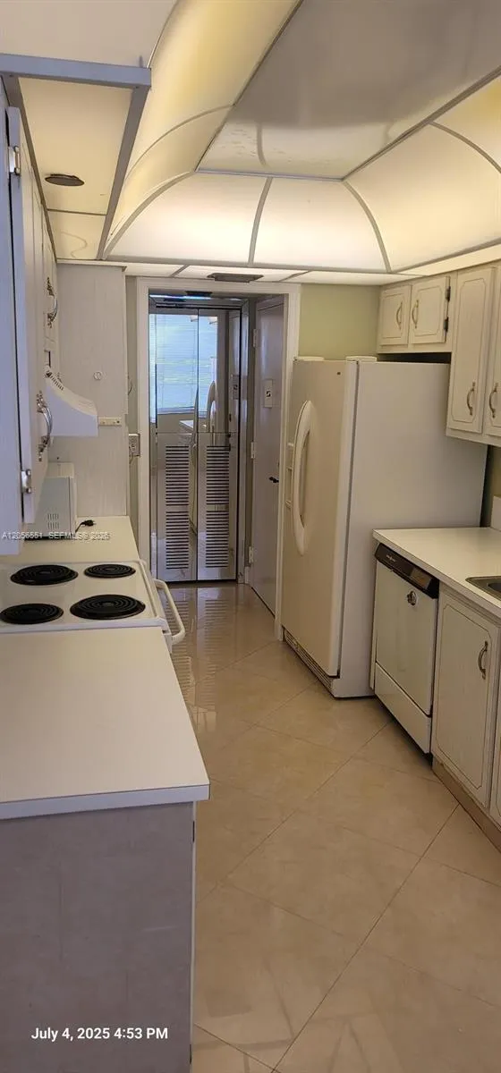 1300 Saint Charles Pl #L19 Pembroke Pines, FL 33026