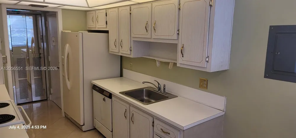 1300 Saint Charles Pl #L19 Pembroke Pines, FL 33026