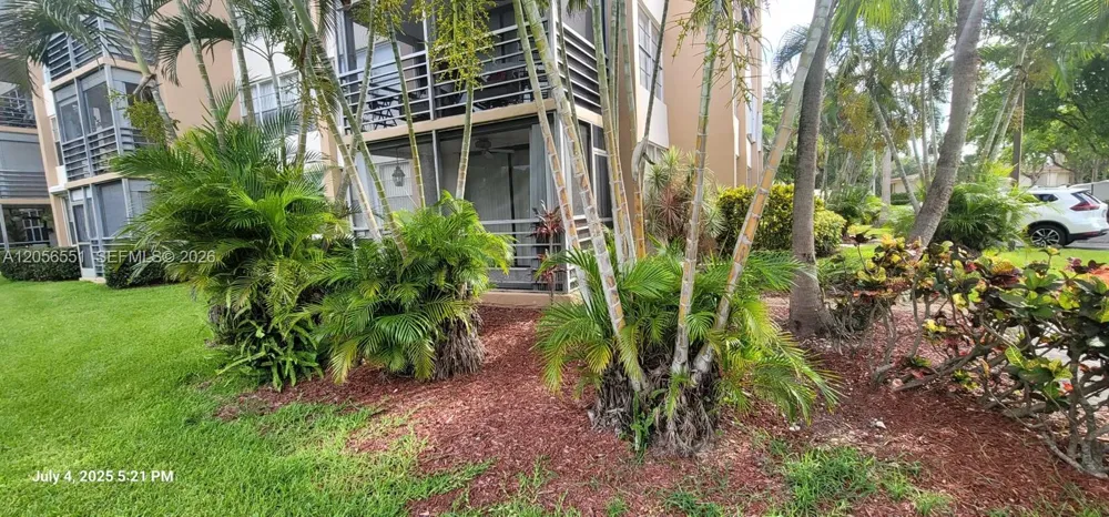 1300 Saint Charles Pl #L19 Pembroke Pines, FL 33026