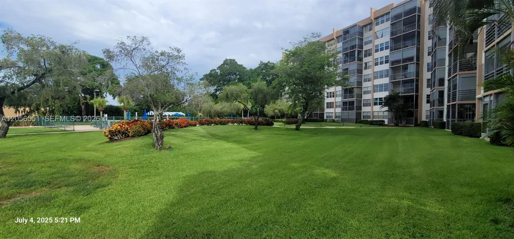 1300 Saint Charles Pl #L19 Pembroke Pines, FL 33026