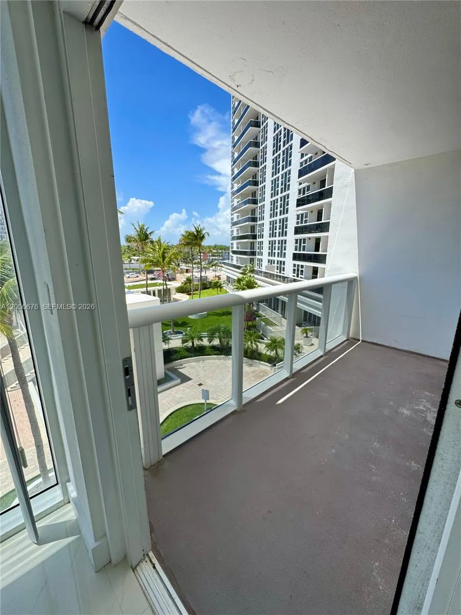 10275 Collins Ave #316 Bal Harbour, FL 33154