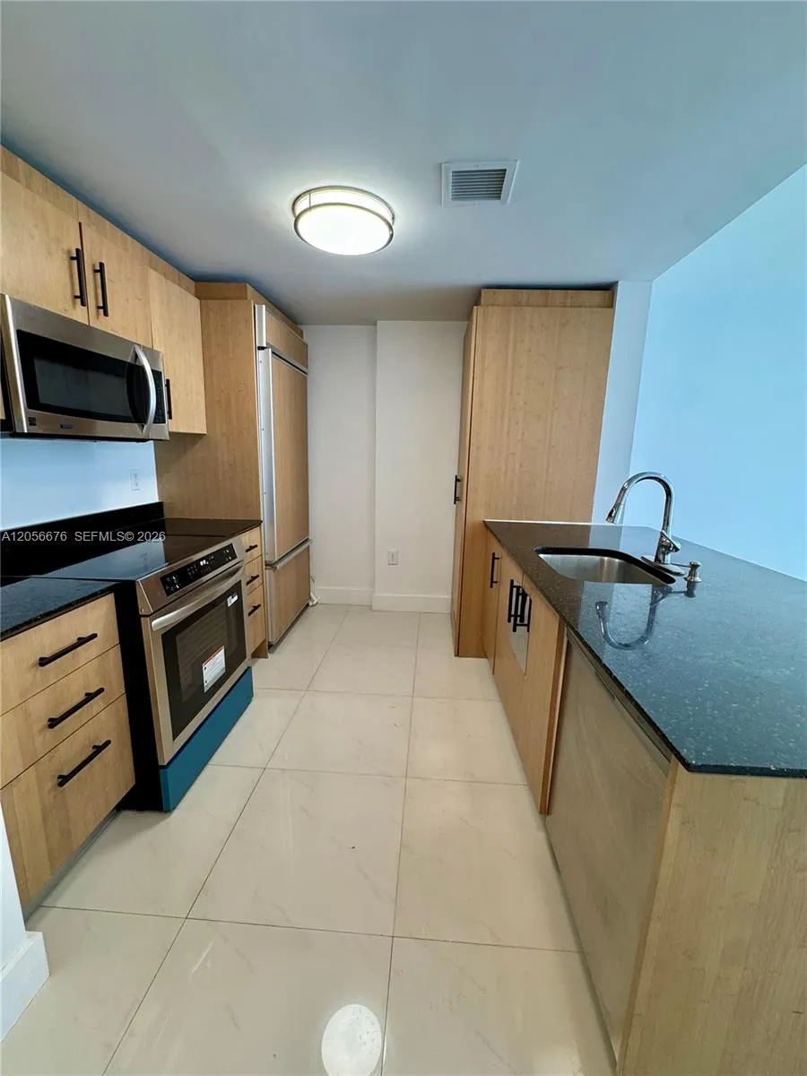 10275 Collins Ave #316 Bal Harbour, FL 33154