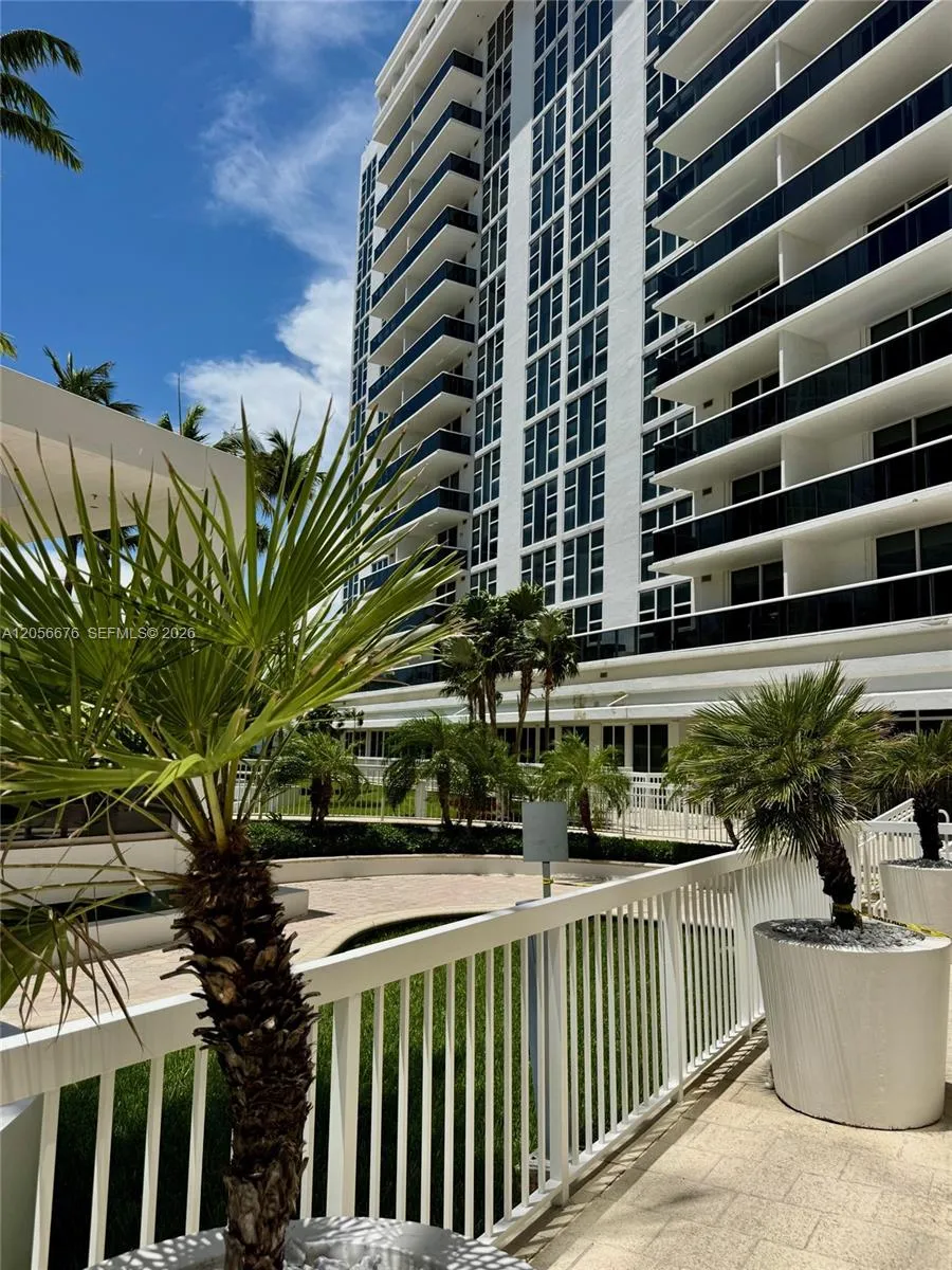 10275 Collins Ave #316 Bal Harbour, FL 33154