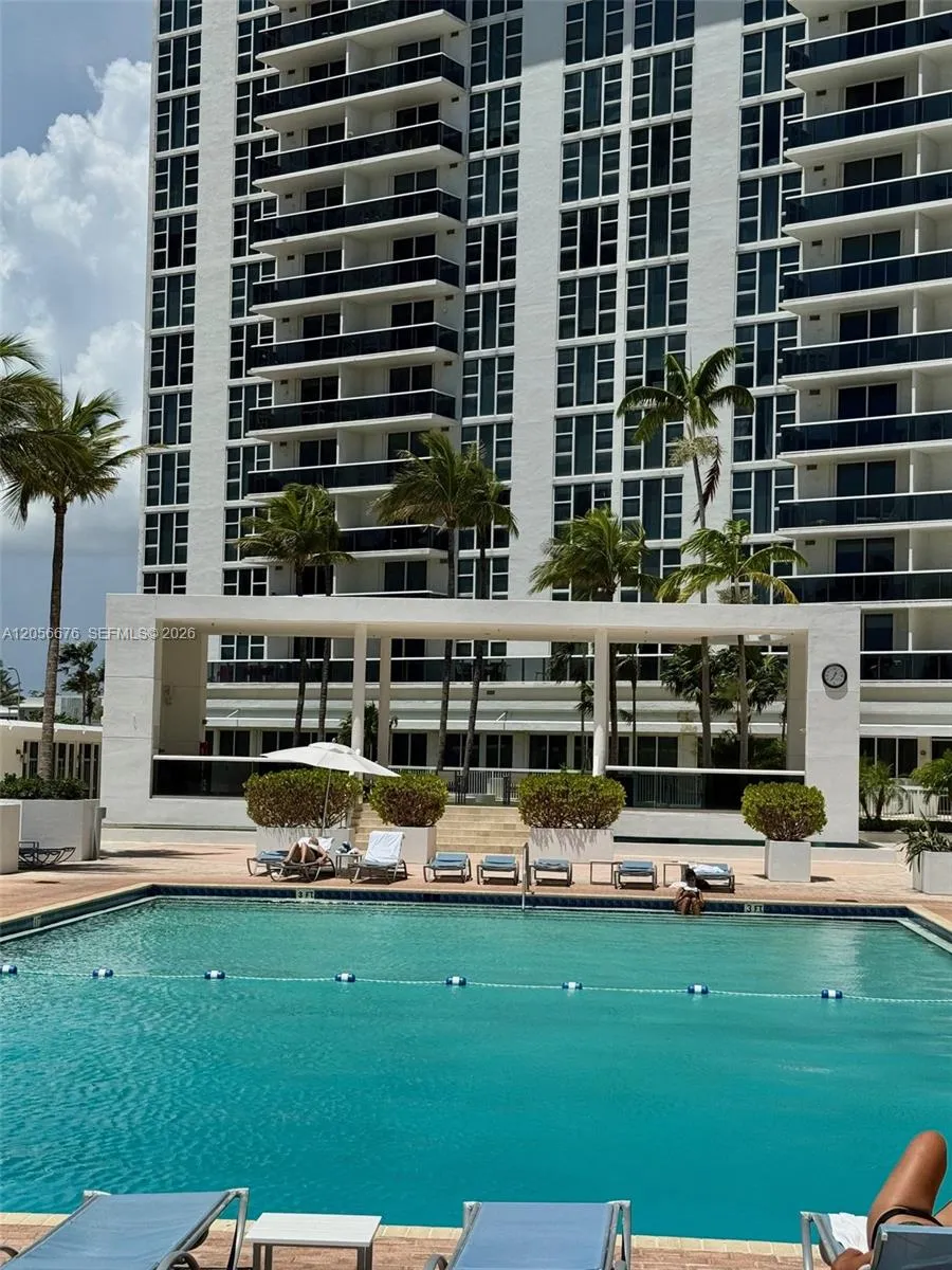 10275 Collins Ave #316 Bal Harbour, FL 33154