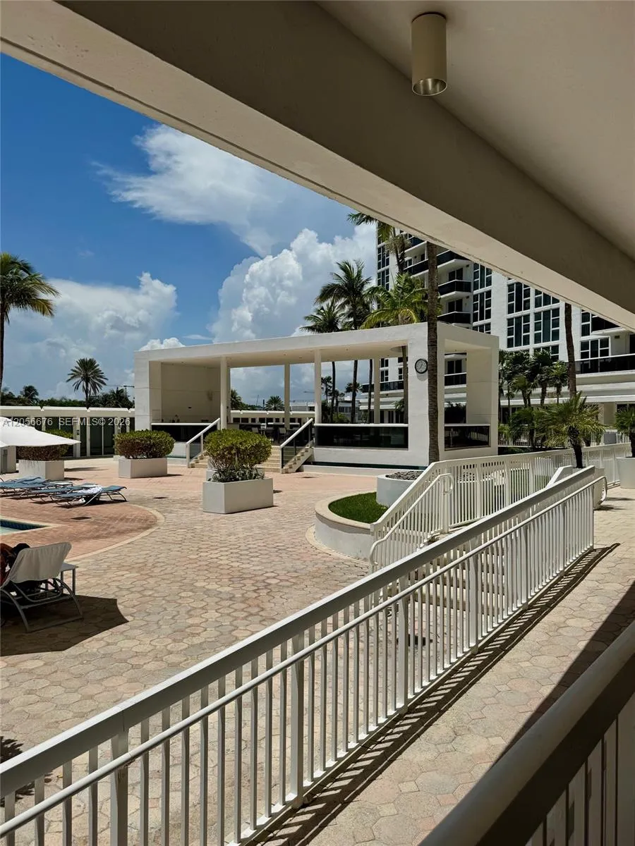 10275 Collins Ave #316 Bal Harbour, FL 33154