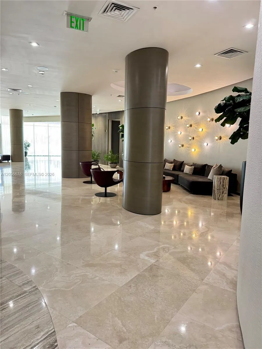 10275 Collins Ave #316 Bal Harbour, FL 33154