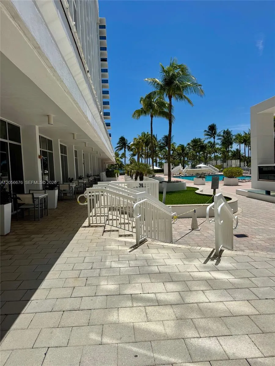 10275 Collins Ave #316 Bal Harbour, FL 33154