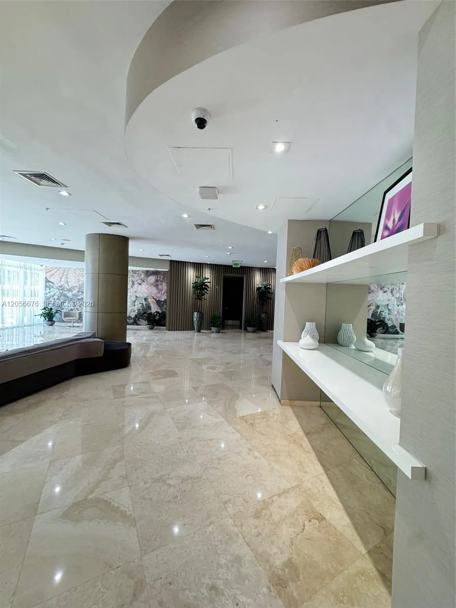 10275 Collins Ave #316 Bal Harbour, FL 33154