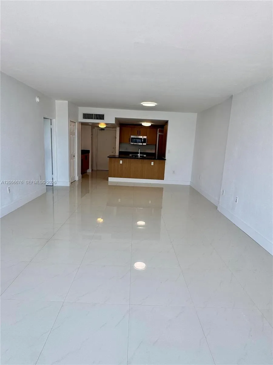 10275 Collins Ave #316 Bal Harbour, FL 33154