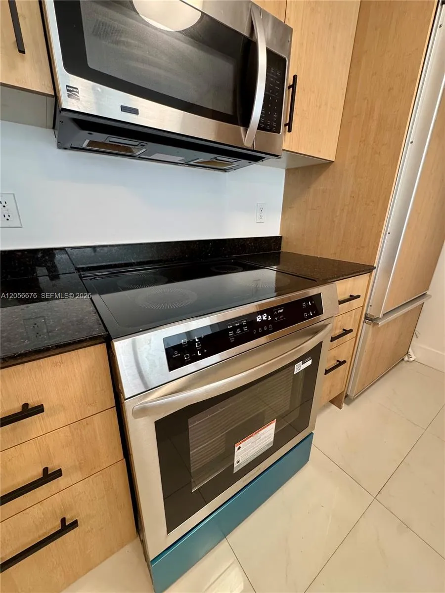 10275 Collins Ave #316 Bal Harbour, FL 33154