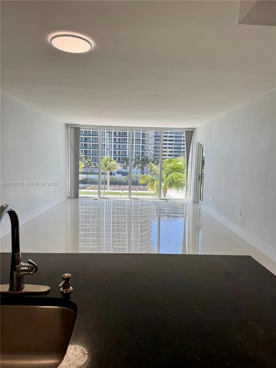 10275 Collins Ave #316 Bal Harbour, FL 33154