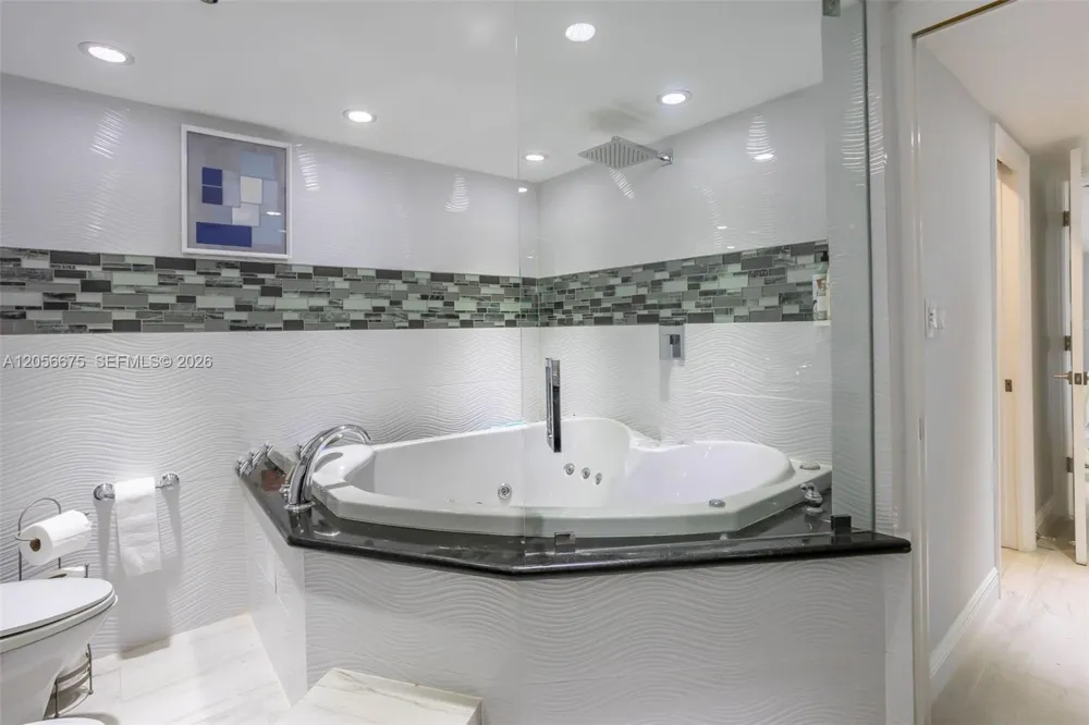 300 Three Islands Blvd #PH3A Hallandale Beach, FL 33009