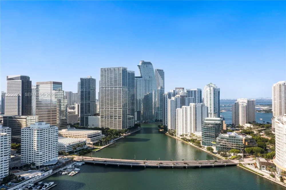 495 Brickell Ave #3702 Miami, FL 33131