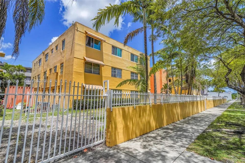 1851 NE 168th St #A8 North Miami Beach, FL 33162
