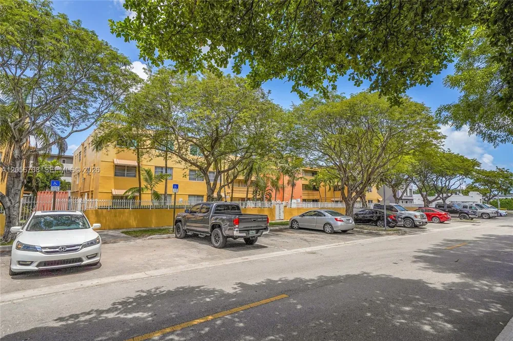 1851 NE 168th St #A8 North Miami Beach, FL 33162