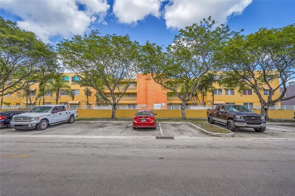 1851 NE 168th St #A8 North Miami Beach, FL 33162