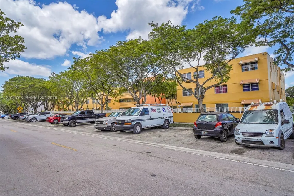 1851 NE 168th St #A8 North Miami Beach, FL 33162