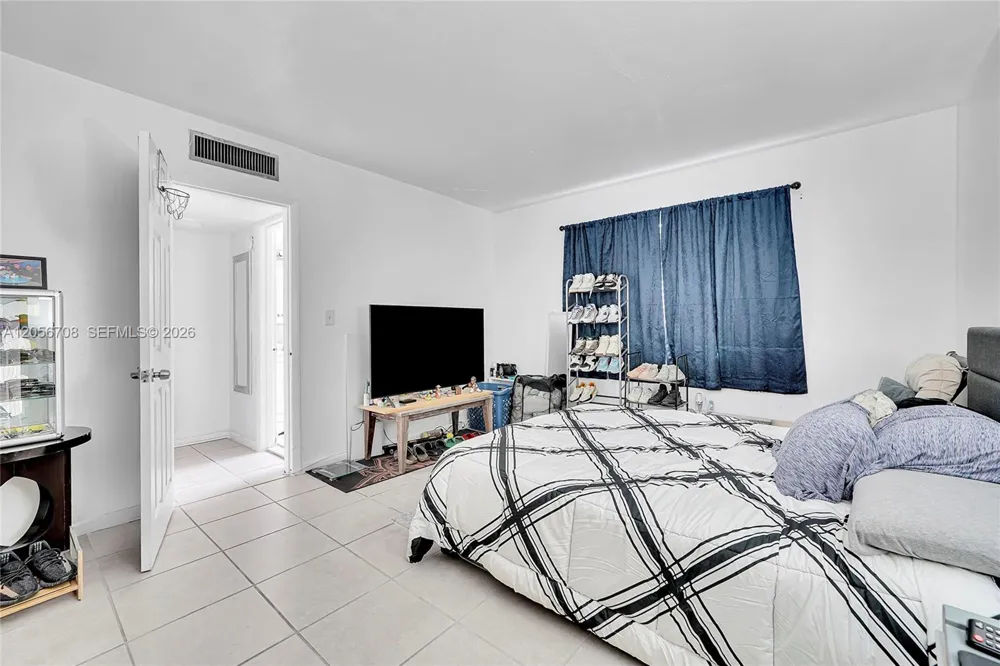 1851 NE 168th St #A8 North Miami Beach, FL 33162