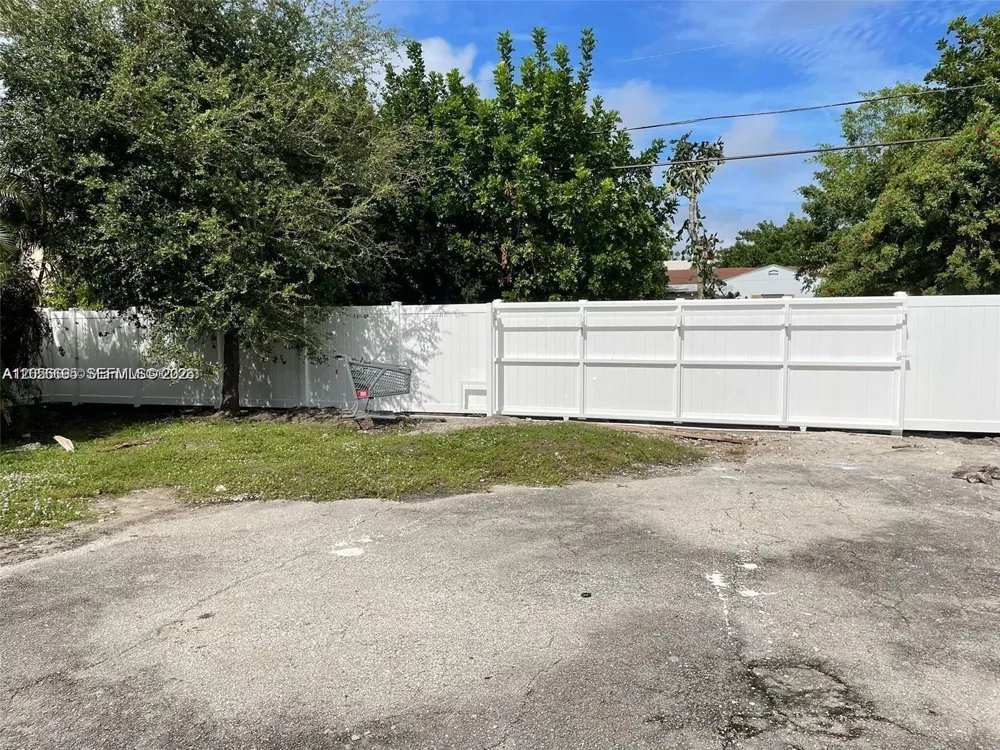 2015 Washington St Hollywood, FL 33020