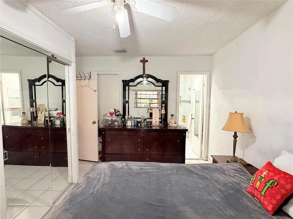 5941 W 20th Ln Hialeah, FL 33016