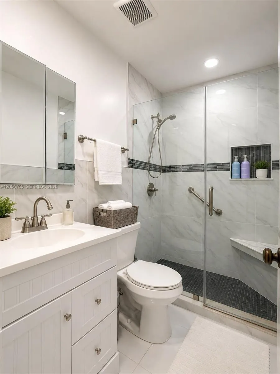 5941 W 20th Ln Hialeah, FL 33016