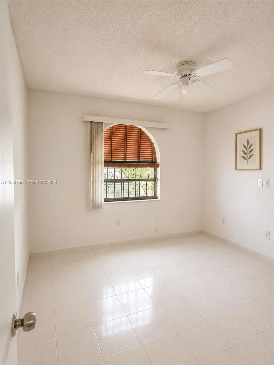 5941 W 20th Ln Hialeah, FL 33016
