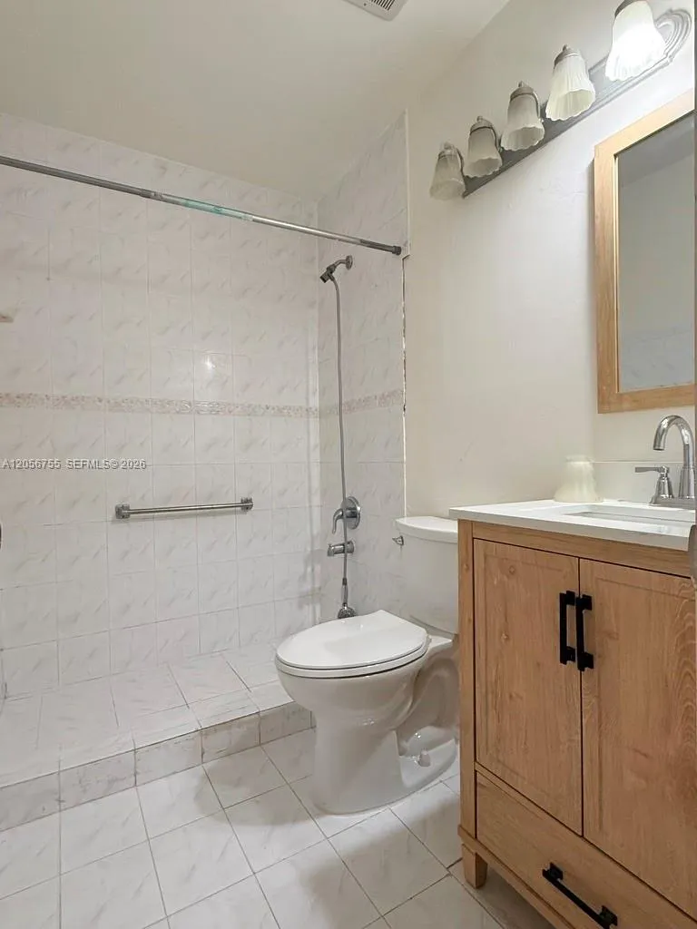 5941 W 20th Ln Hialeah, FL 33016